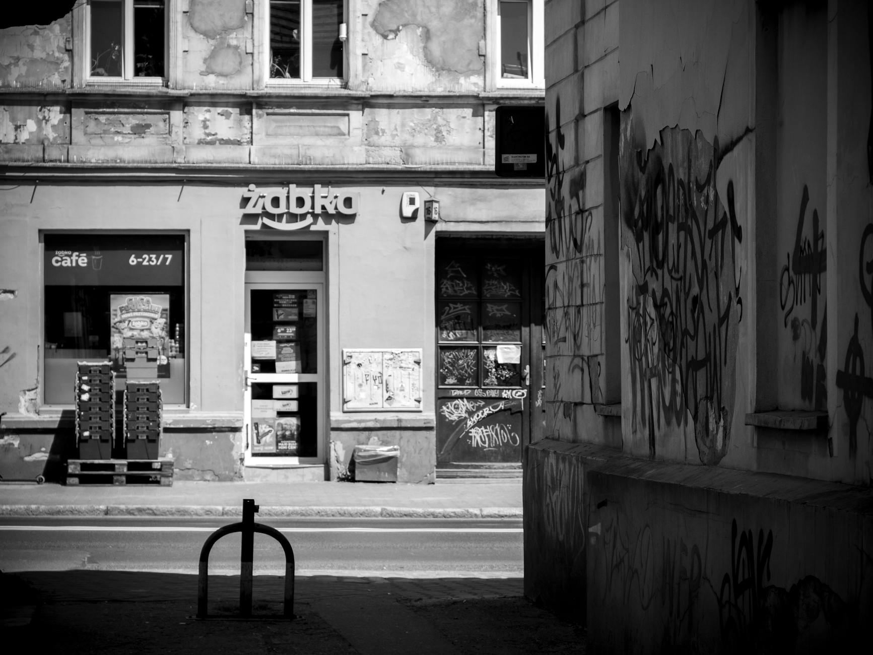 Wroclaw quiet street for repeat leisure planning.