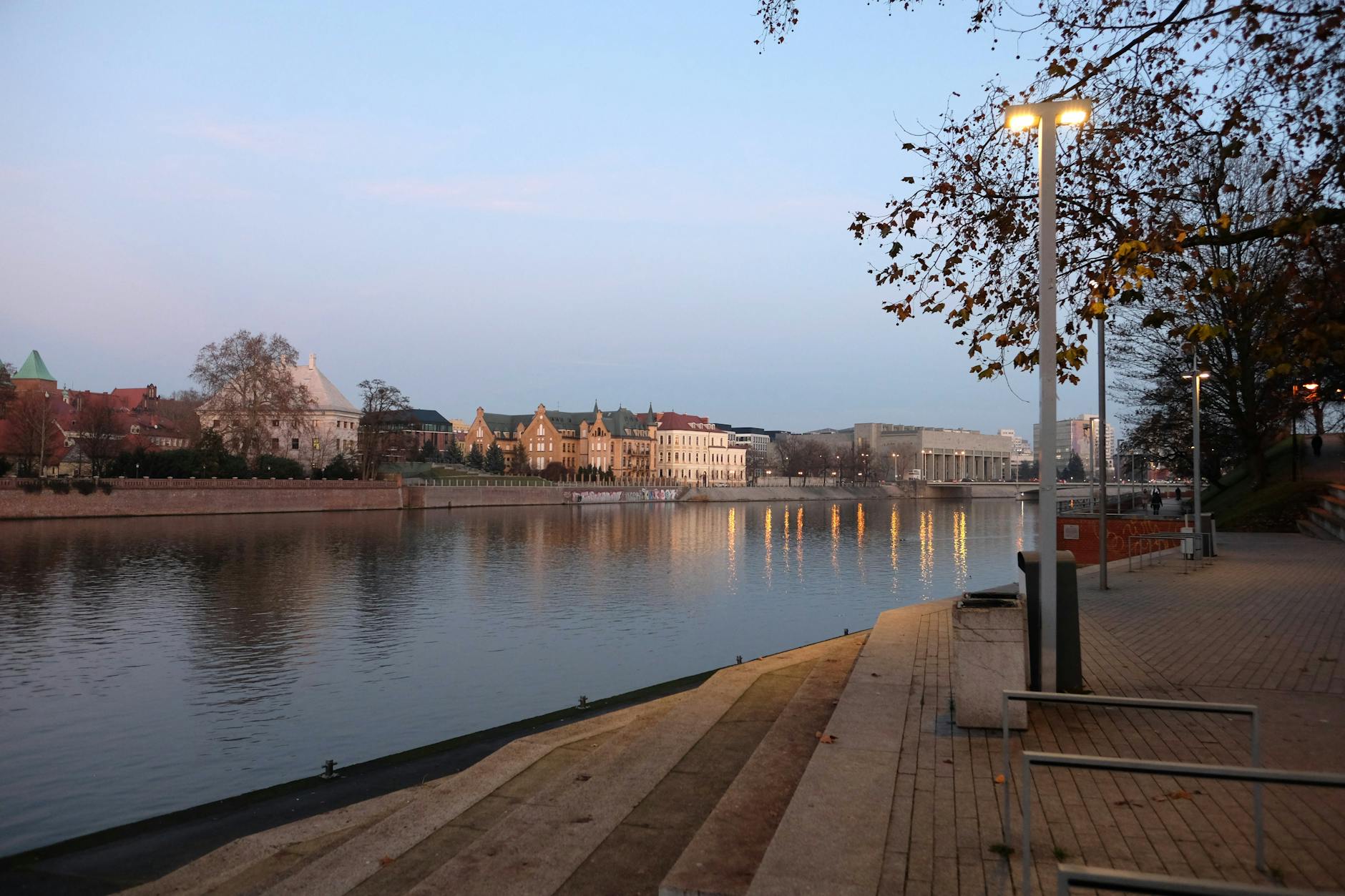 Wroclaw river and bridge route for solo traveler planning.
