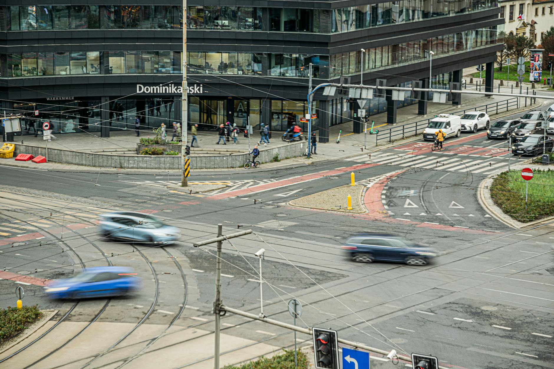 Wroclaw arrival and setup route for trade-show attendee planning.