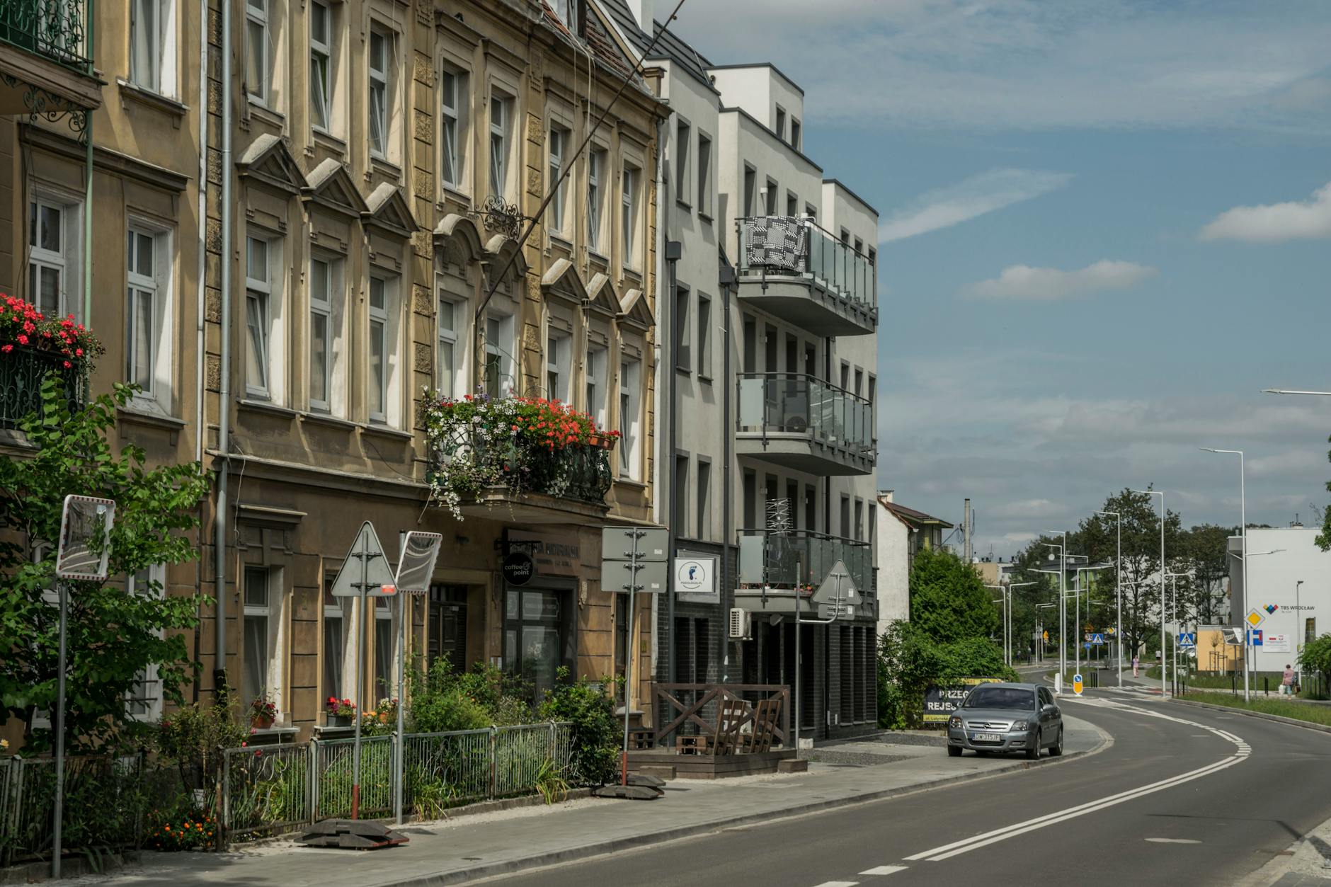 Wroclaw hotel and street area for mobility-aware lodging planning.