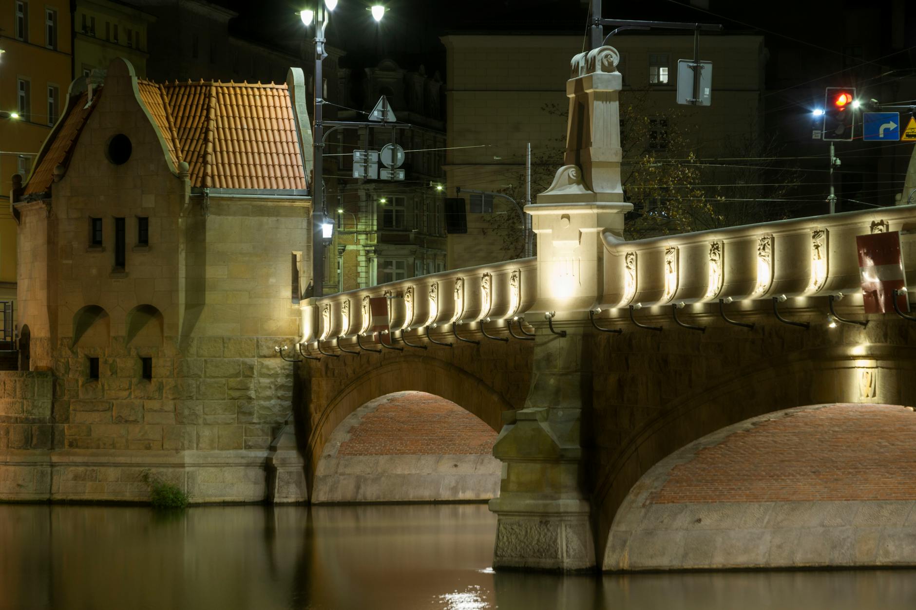 Wroclaw bridge and river setting for mobility-aware planning.