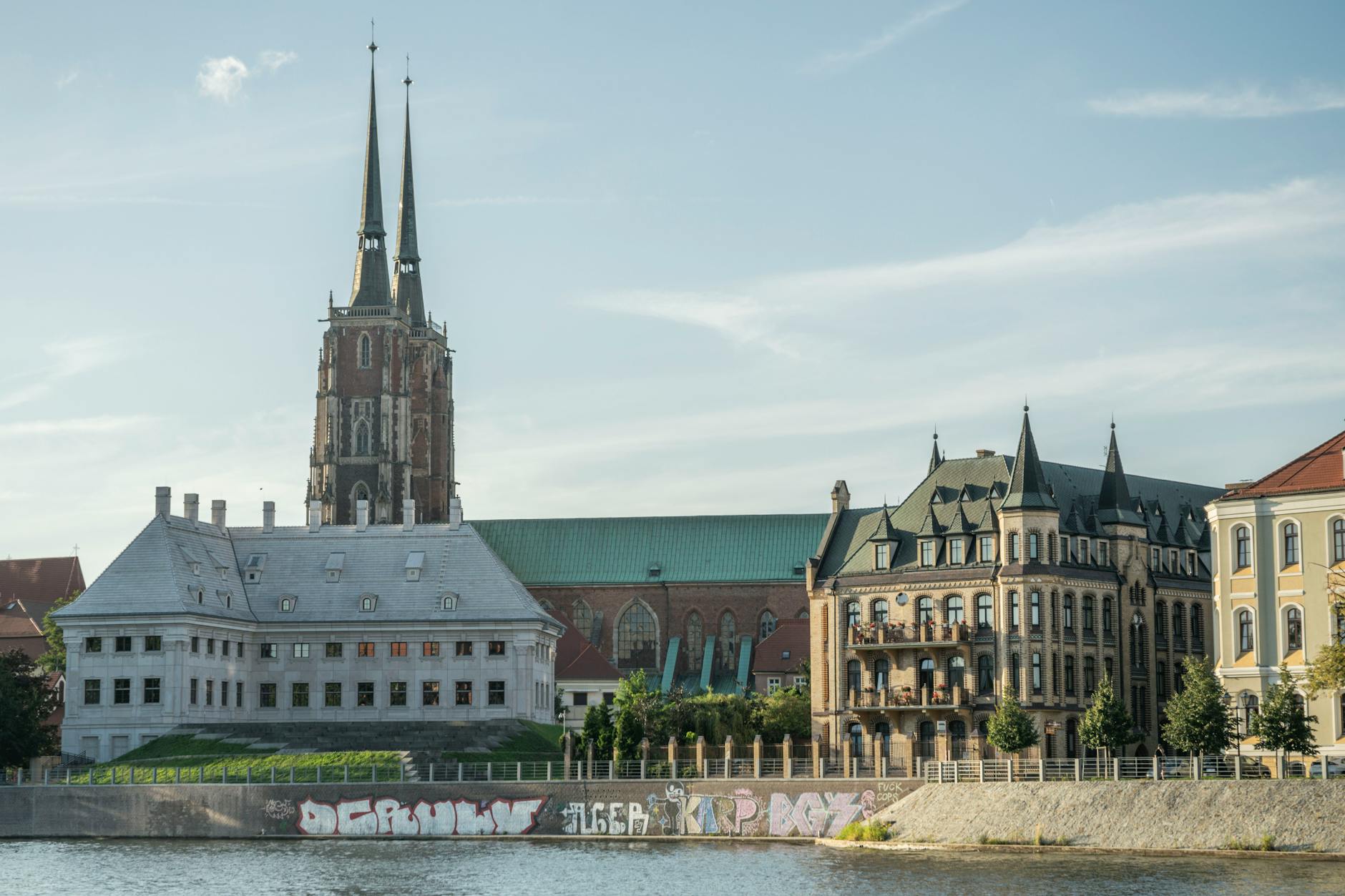 Wroclaw river and bridge route for woman traveler planning.
