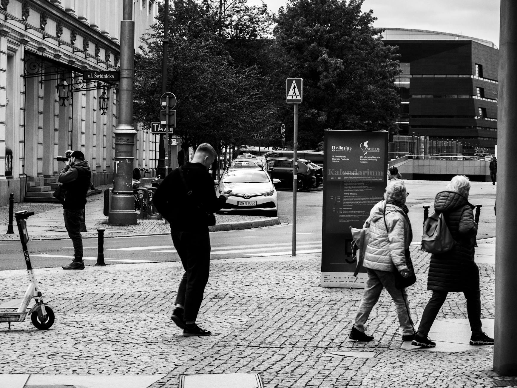 Wroclaw central street for woman traveler route planning.