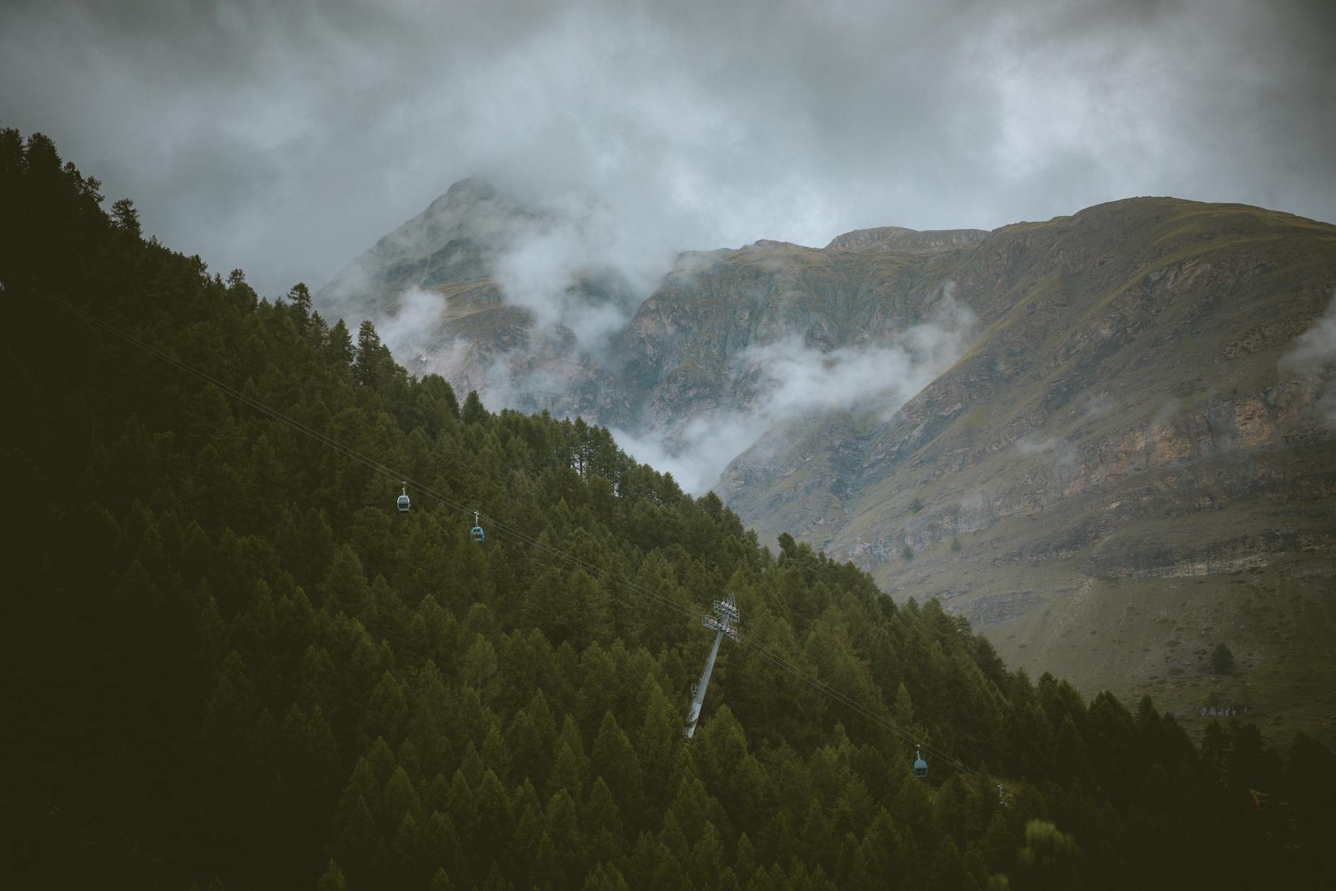 Alpine rail and Matterhorn route for Zermatt journalist arrival planning.