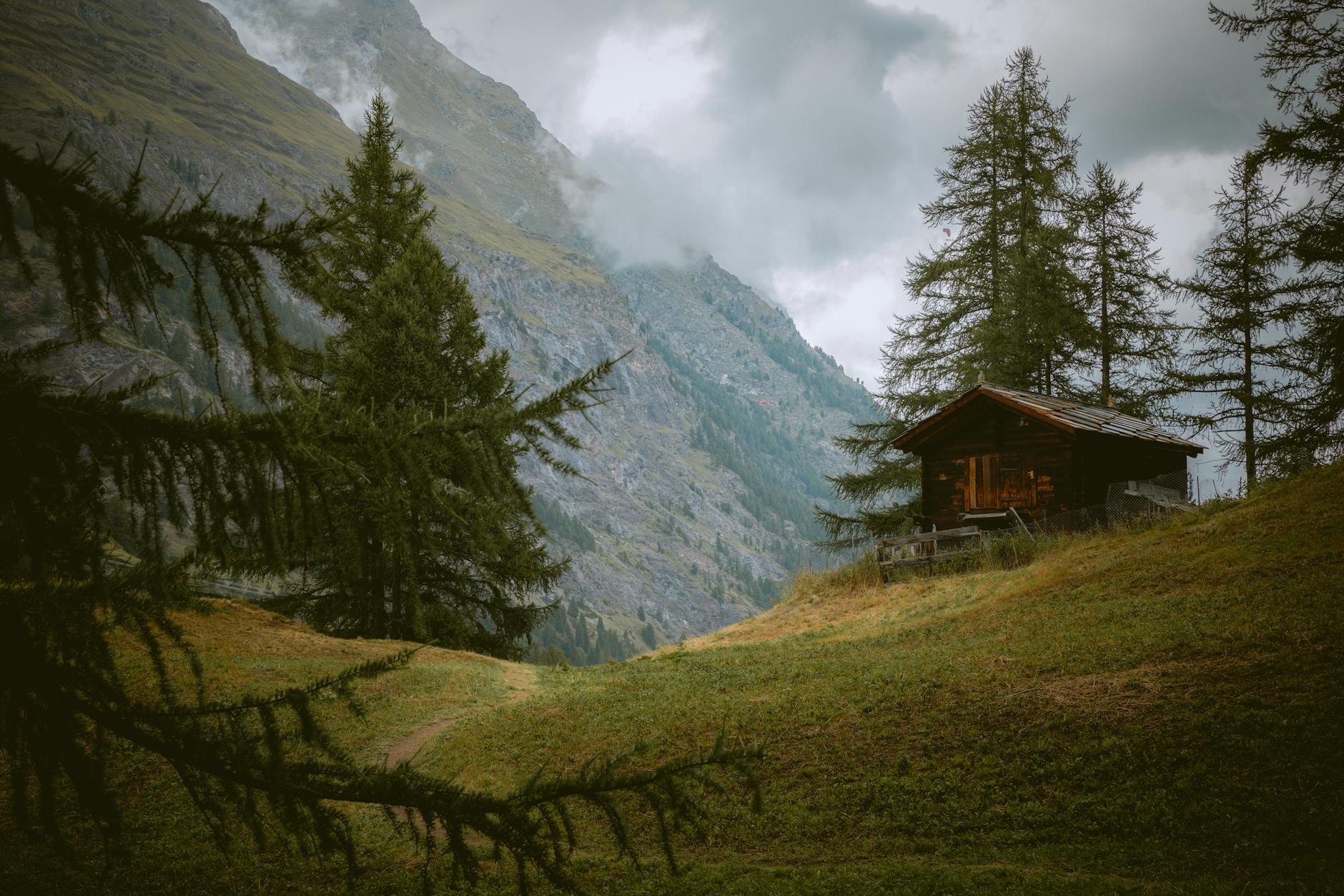 Swiss alpine route for Zermatt volunteer communication planning.