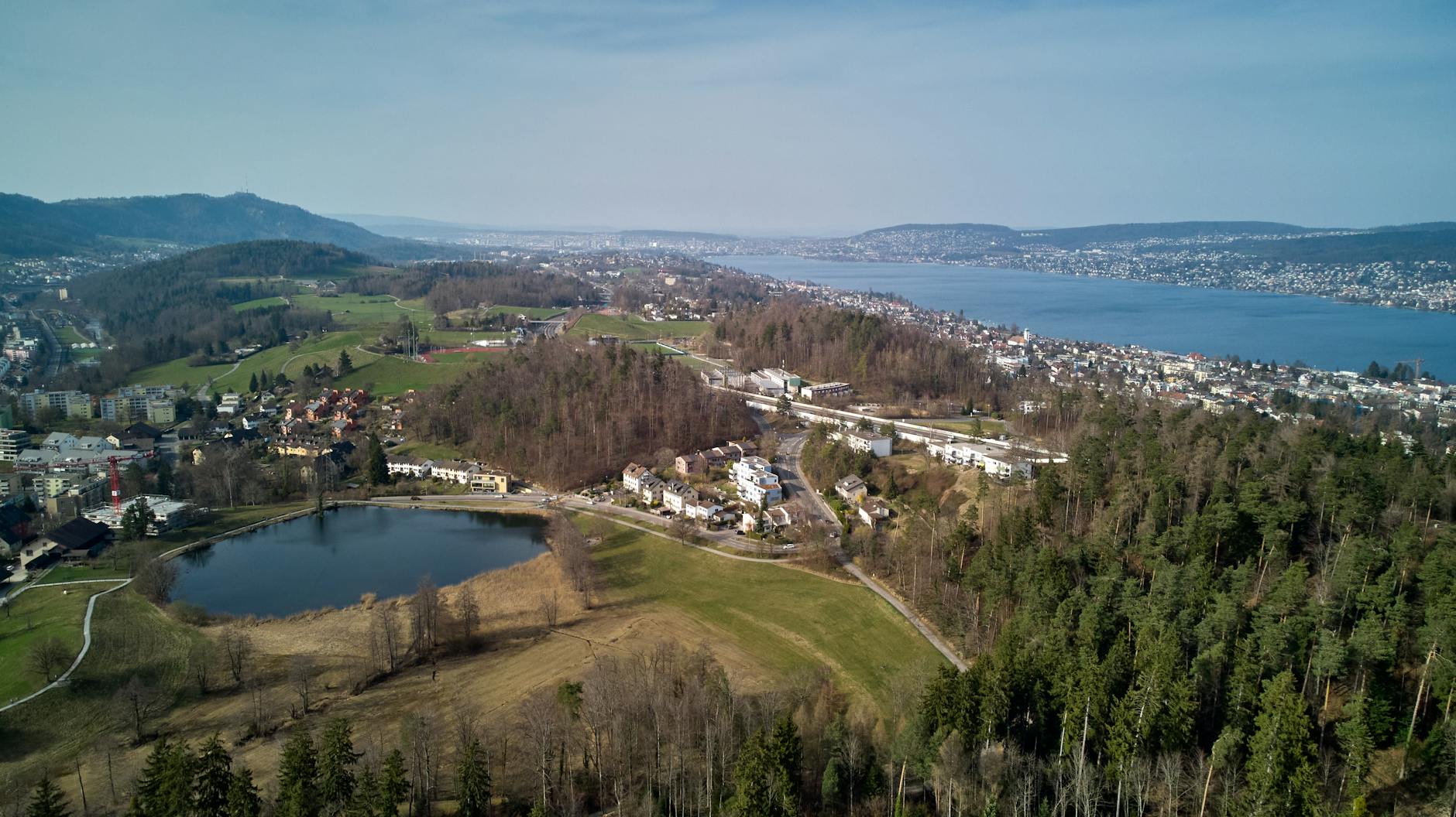 Lake Zurich and green hills context for outdoor travel planning.