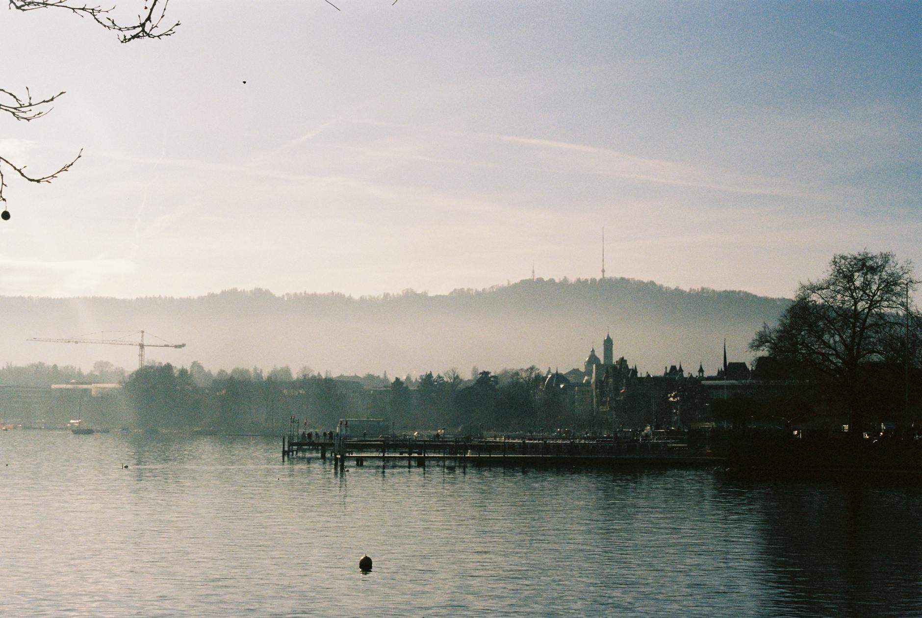 Lake Zurich dawn context for family boat and transit pacing.
