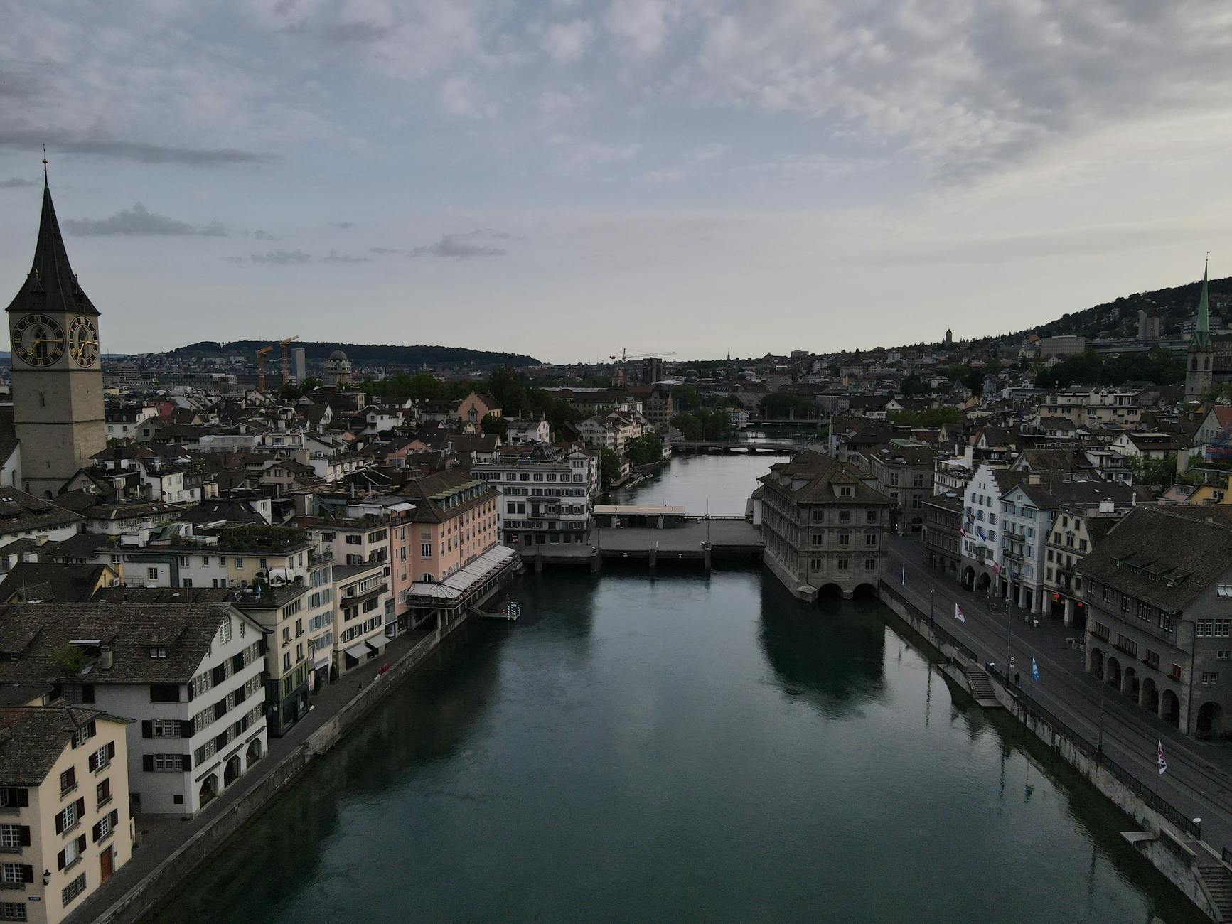 Aerial Zurich and Limmat context for walking and tram planning.