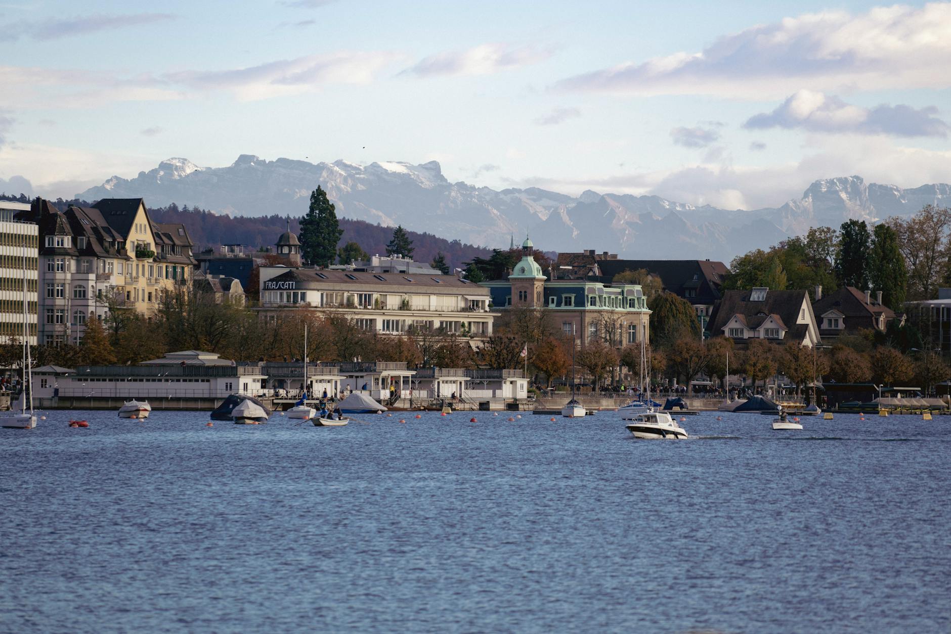 Lake Zurich waterfront context for a slower repeat leisure schedule.