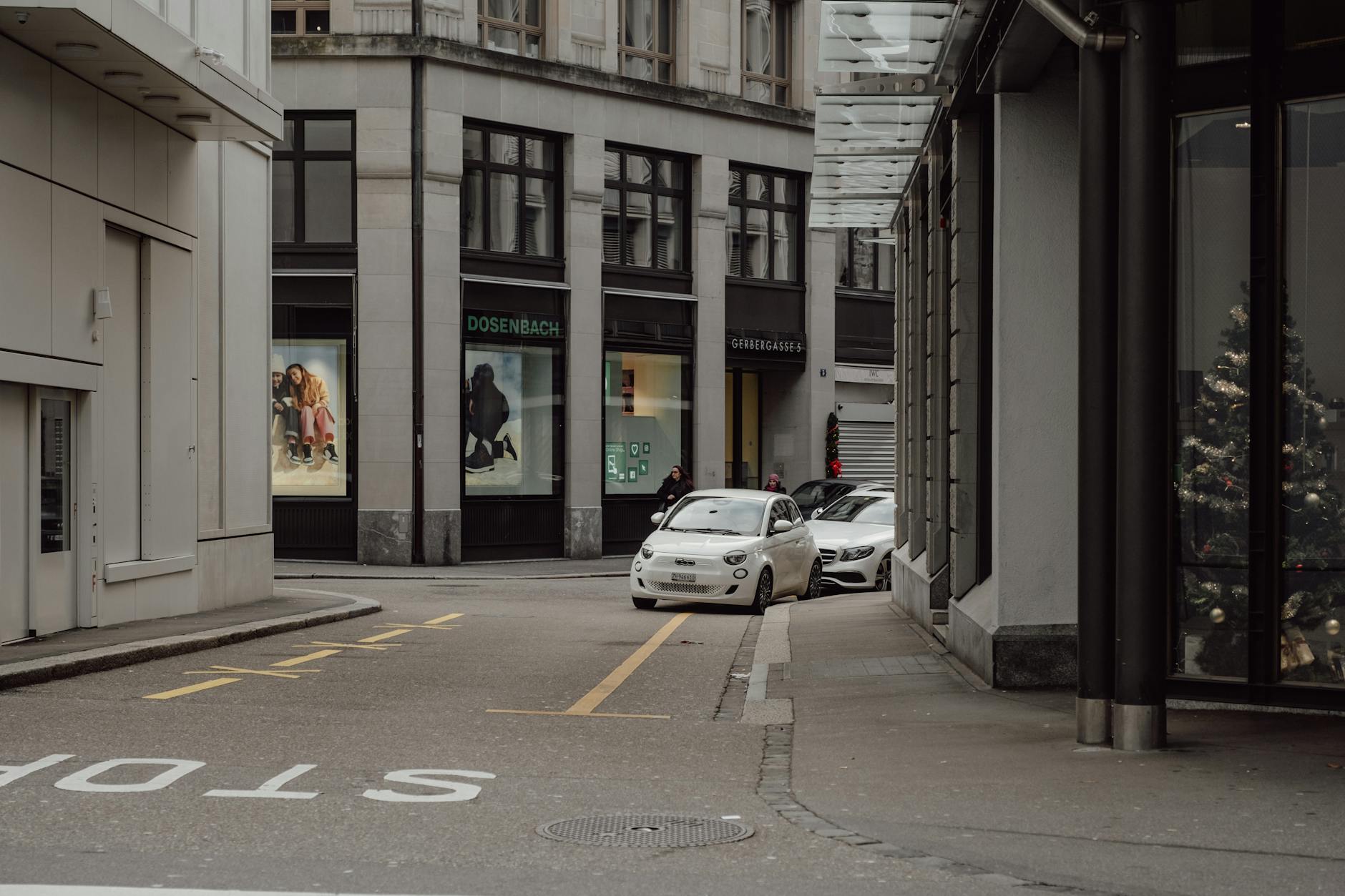 Downtown Zurich street context for sales route timing.