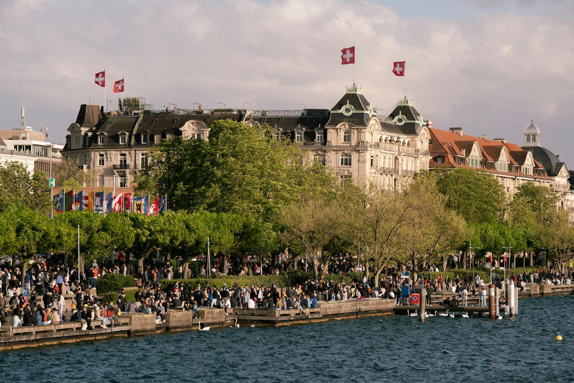 Zurich lakefront crowd context for sales traveler meeting geography.