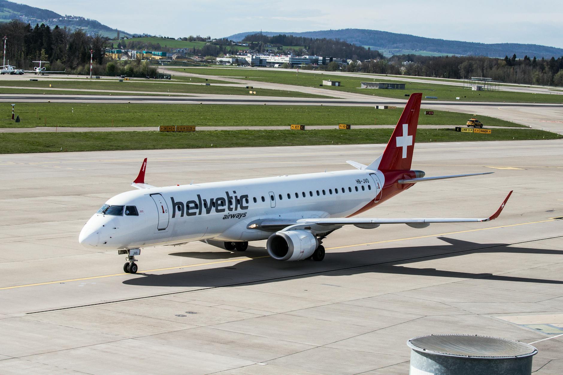 Aircraft at Zurich Airport context for onward-journey buffers.