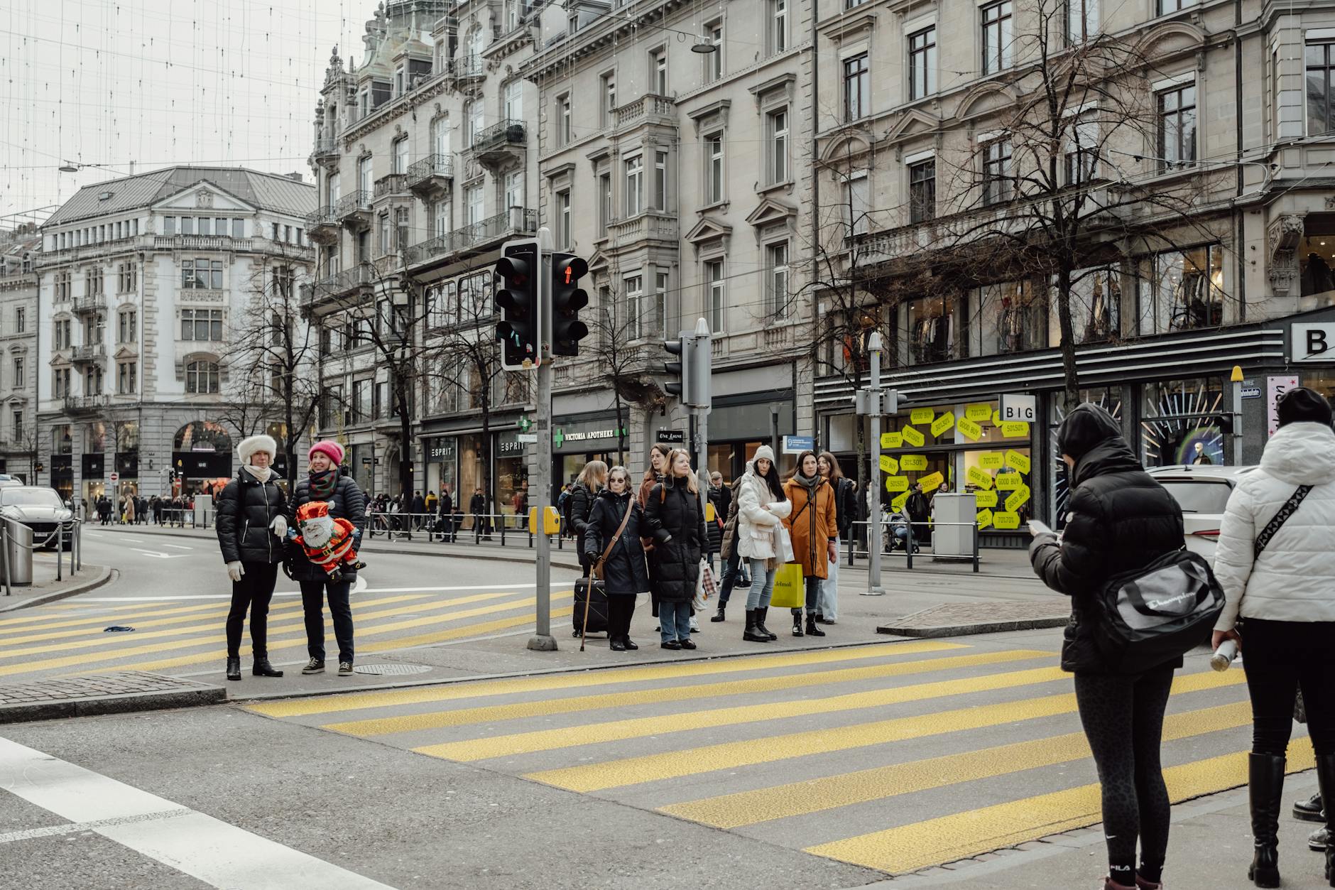 Zurich street crossing context for mobility-focused travel report planning.