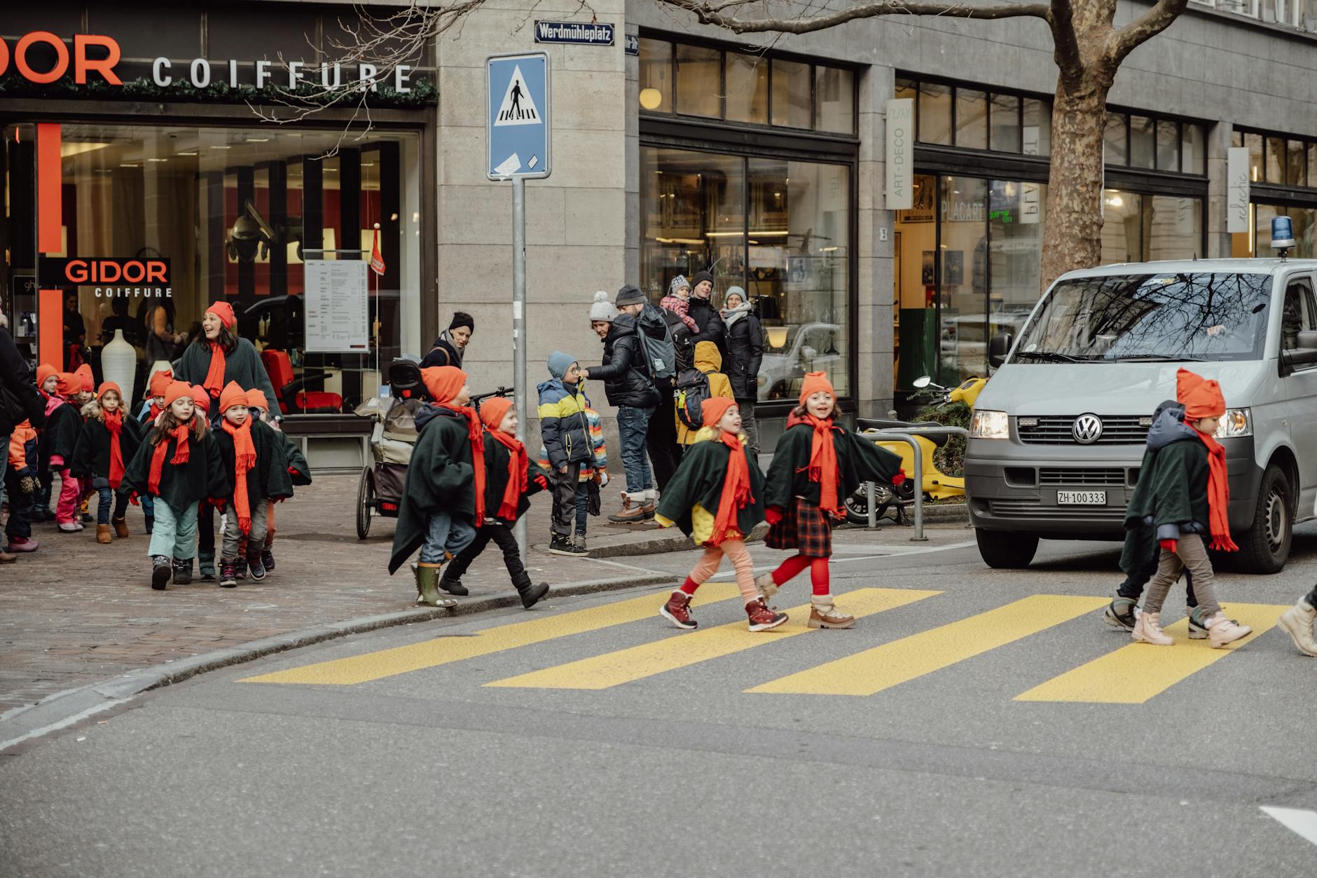 Zurich street crossing context for volunteer and NGO route planning.