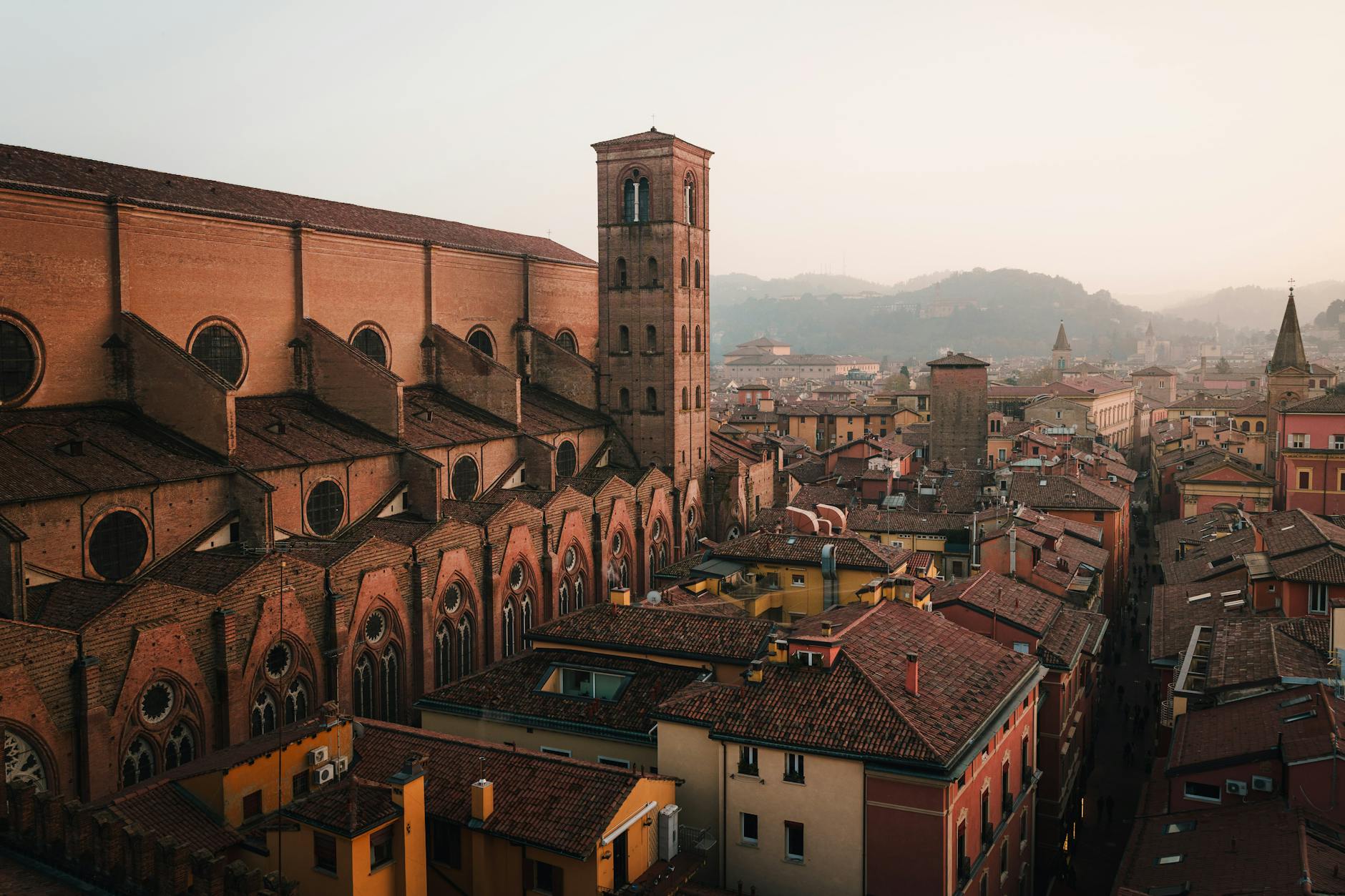 Bologna Travel Guide