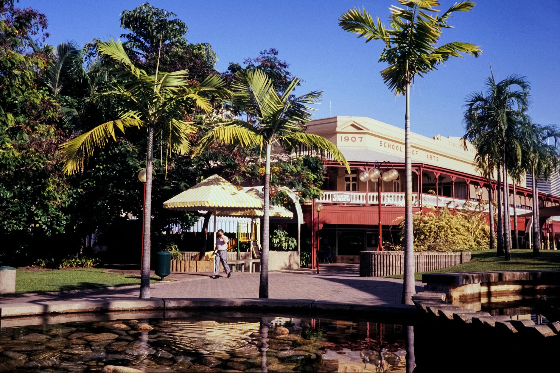 Cairns Travel Guide
