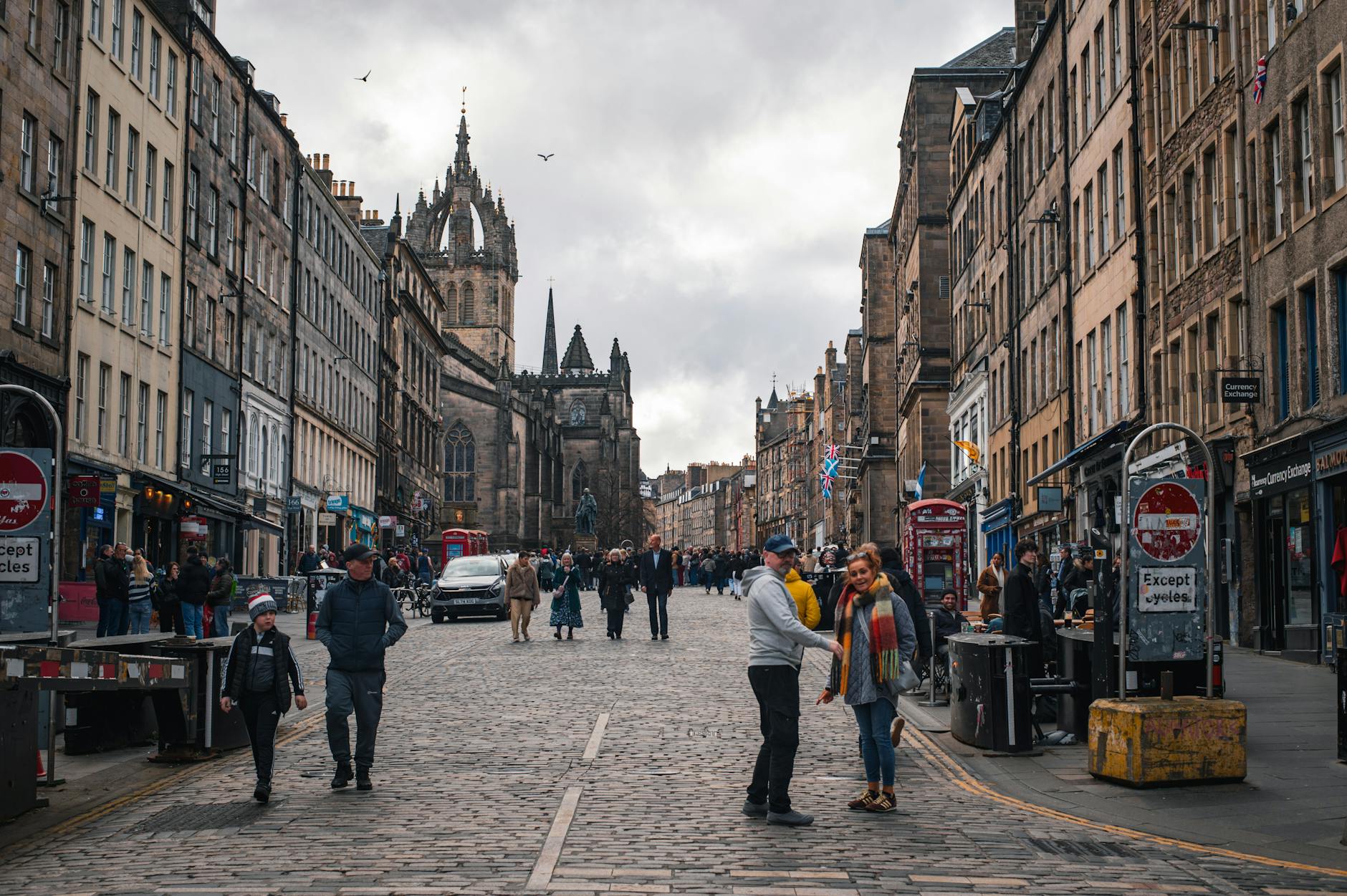 Edinburgh travel image