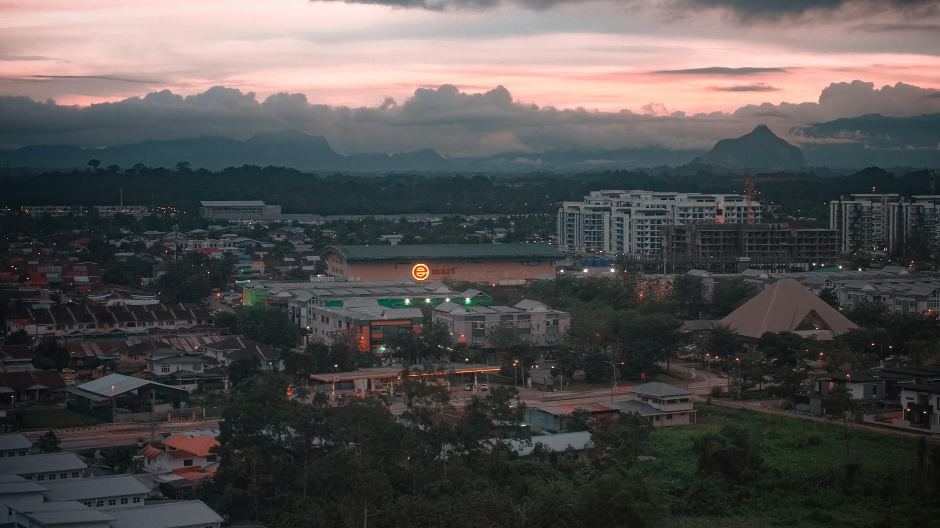 Kuching travel image