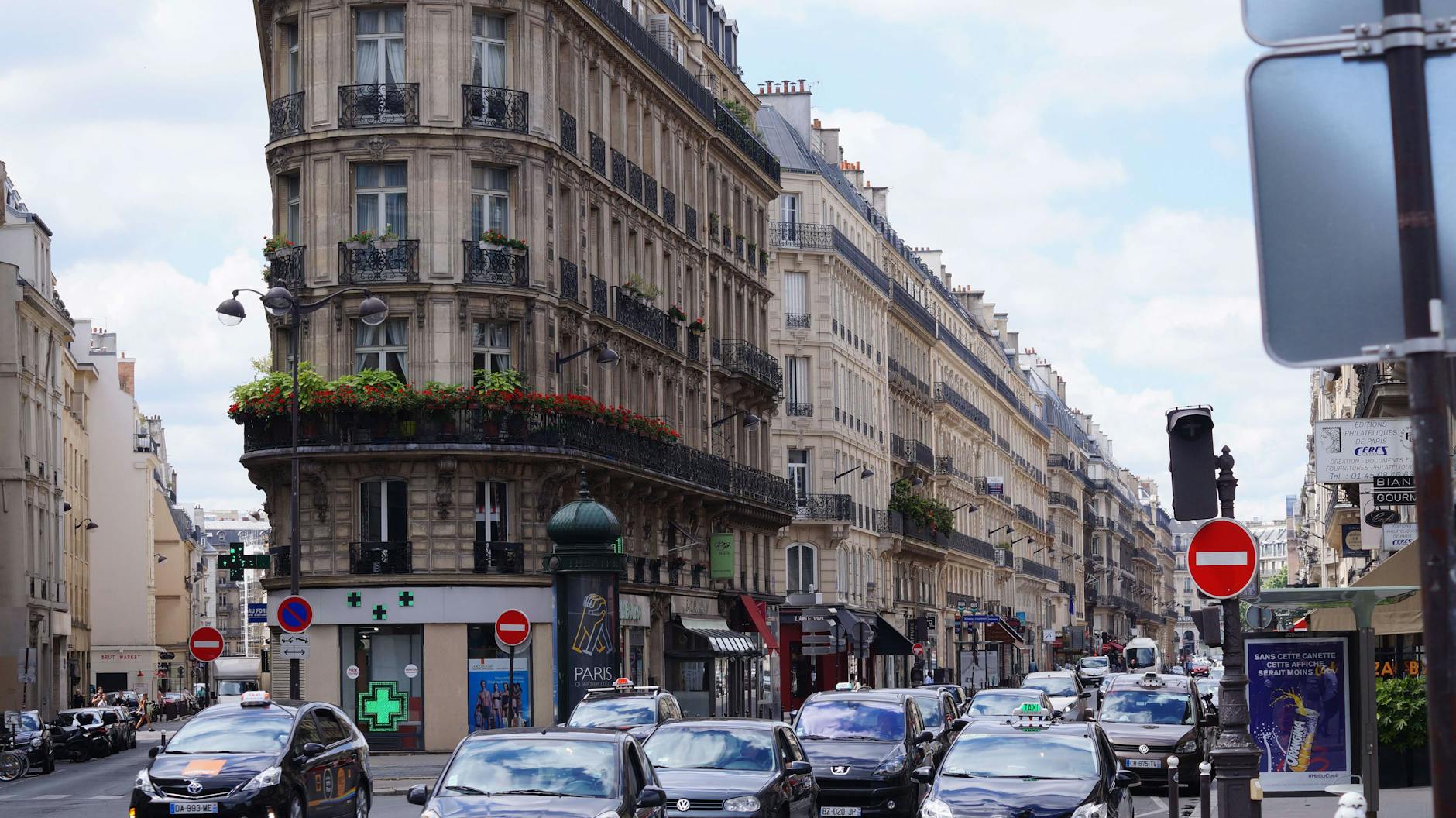 Paris travel image
