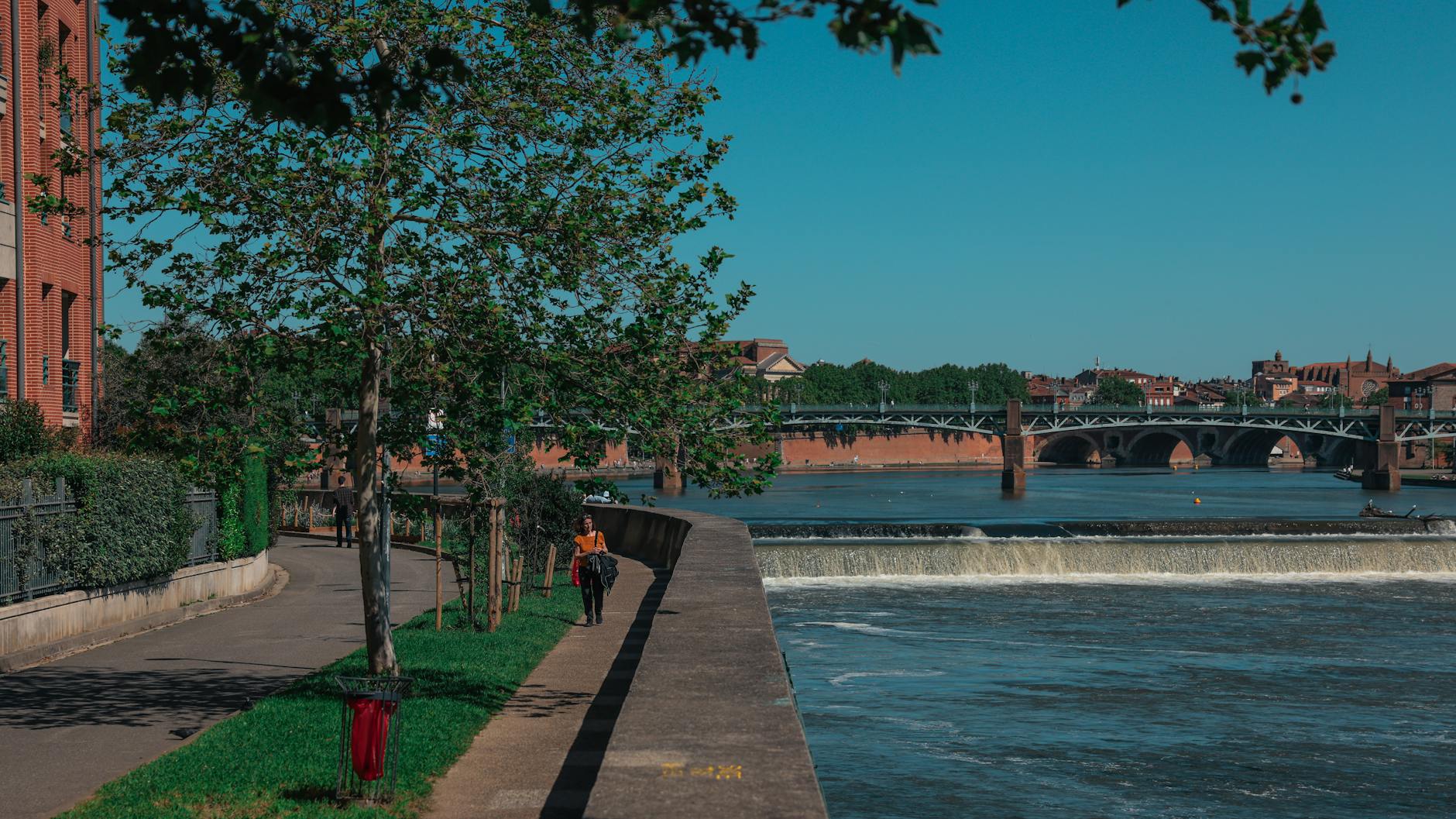 Toulouse travel image