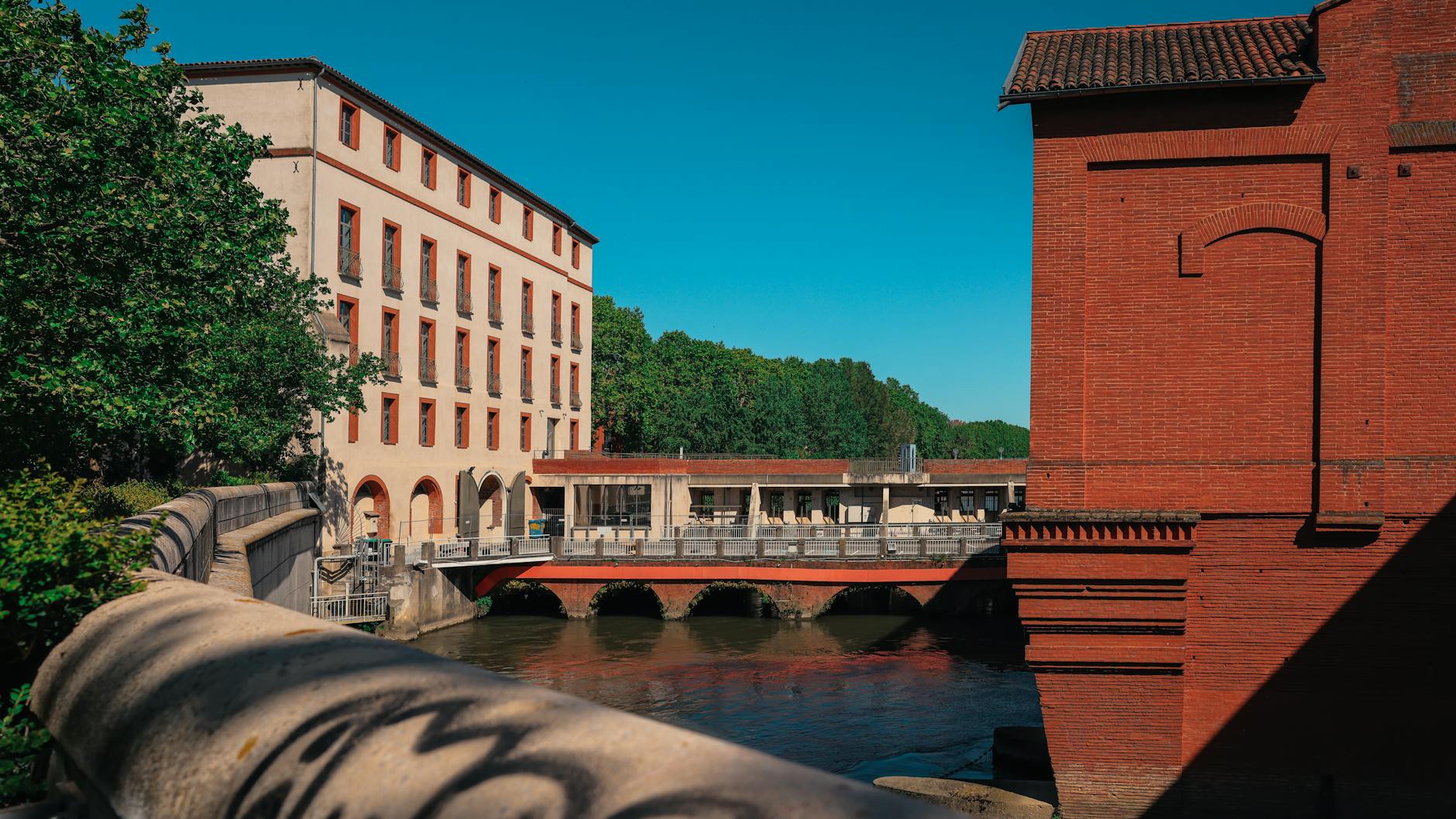 Toulouse Travel Guide