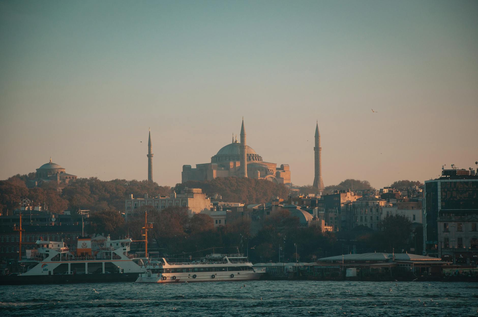 Türkiye travel image